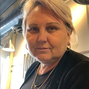 Meet your Posher, Valentina